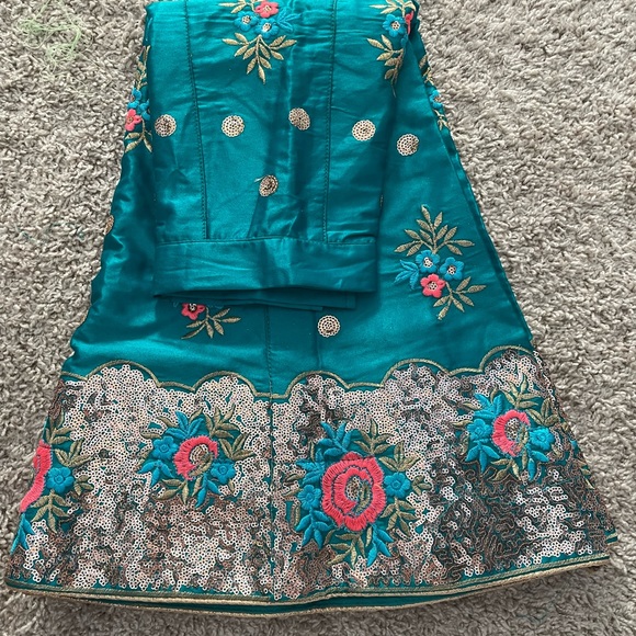 NWOT 3 piece kids lehenga choli in size 24 - Picture 3 of 8